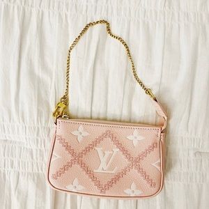 BNWT Louis Vuitton Mini Pochette
